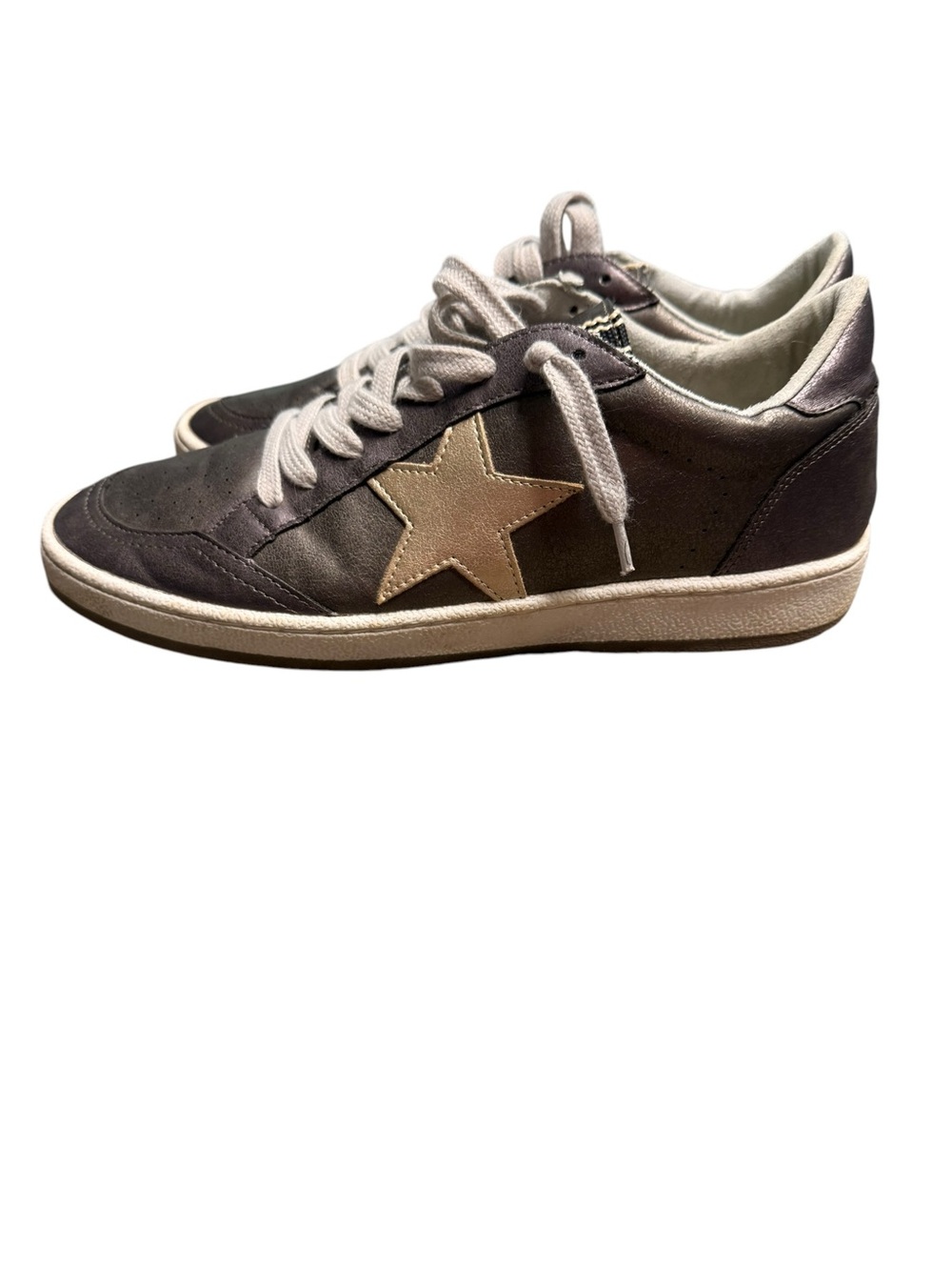 ShuShop Gray Sneakers with Cream Star Accent